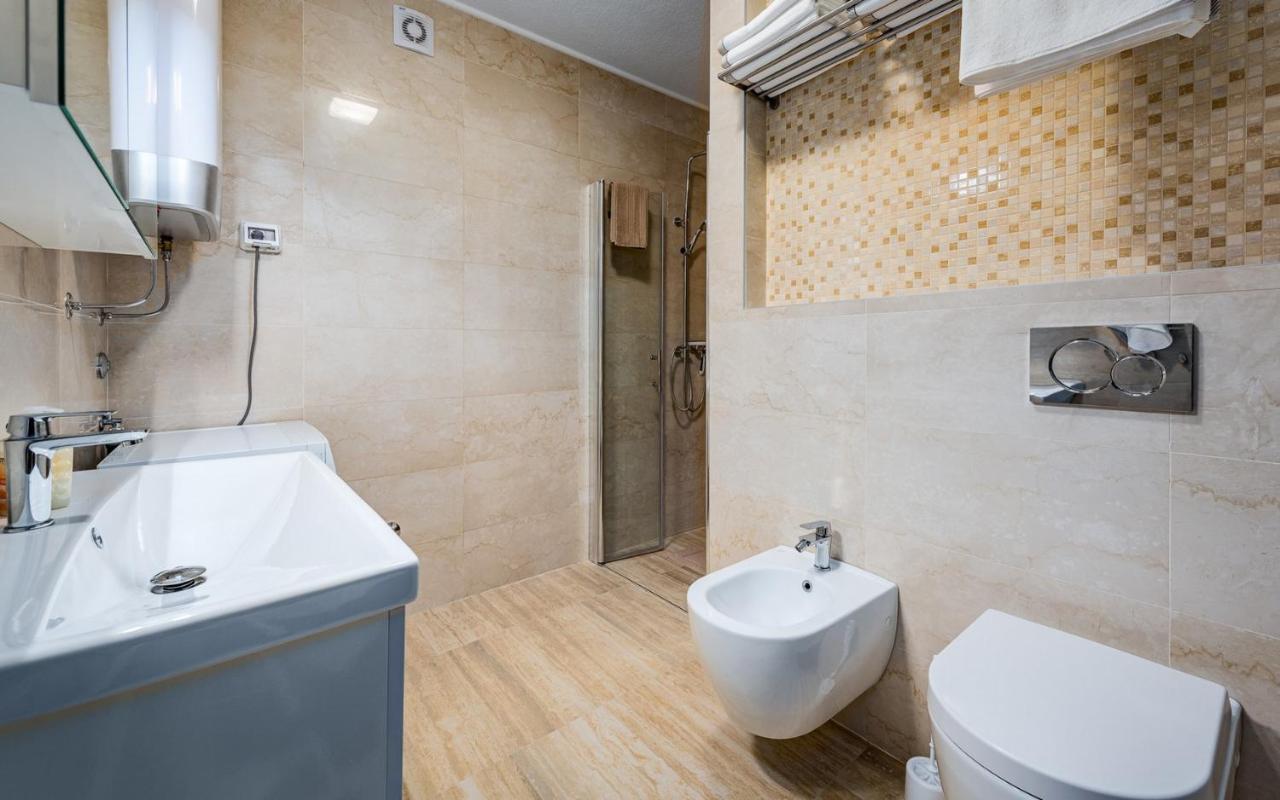 Punta Mary House With Apartment Umago Exterior foto